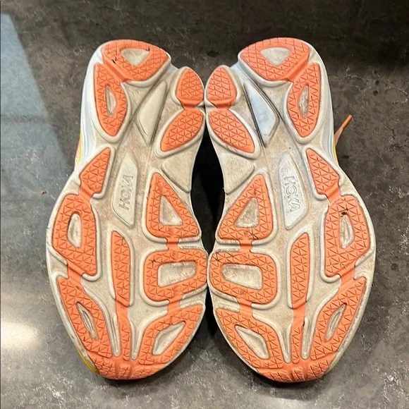 HOKA Bondi 8 Women’s Running Shoes, Size 7.5B - Picture 7 of 8